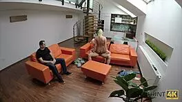 hunt4k dulce venganza delante de su novio