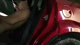 contrato hermosa chica en el paso