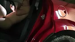 contrato hermosa chica en el paso