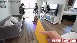 Hot blonde MILF gives epic blowjob 😍