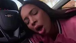 Kriok novinha caught giving blowjob in car daylight