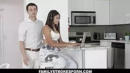 Michelle And Johnny Make Naughty Deal For Hardcore Fuck!