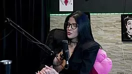 nunca transou na mesa de sinuca o cliente gostava de um fio terra deu a buceta no avi�o e chegou a receber 23 buqu�s de flores mas - leticia braga watch on sheer red