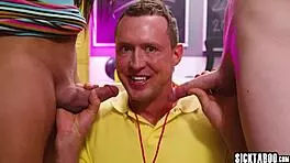 Big cock teen 18+ shemales khloe kay and tranny izzy wilde mouth fucked coach