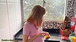 Peguei A Novinha Na Cozinha E Meti O Ferro Ali Mesmo Completo No Red