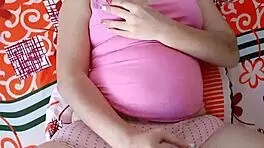 sus bragas mojadas hacen que le meta la polla hasta el fondo y no puede parar de botar leche por su lindo co�o deje todo mi esperma sobre ella