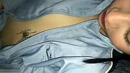 la hermanastra latina olvidó ponerse las bragas