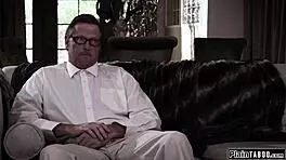 Who can resist licking that teen 18+ pussy?