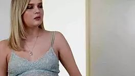 Guess Coco Lovelock's Mouth Sensation