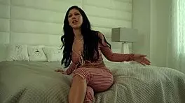 Queenie Sateen and Jane Wilde Share Sensual Scissoring Session