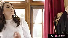 i had a all girl massage where sexy tall bella rolland gets face fucked by jenna foxx's pussy