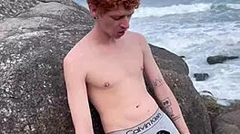 branquinha fucks muscular stranger on beach