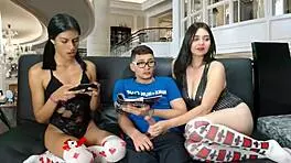 Stepdaughter Lick Pussy Of Stepmommy