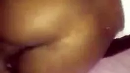 la skinny aime les grosses bites noires en chevauchant