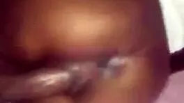 la skinny aime les grosses bites noires en chevauchant