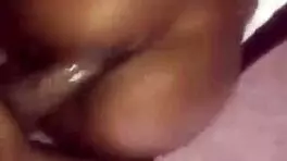 la skinny aime les grosses bites noires en chevauchant