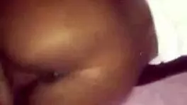 la skinny aime les grosses bites noires en chevauchant