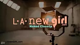 girl-next-door blonde shows her sexy body 😘