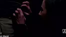 全部の道 - 18歳ティーンがエレベーターからベッドルームまでランジェリーでチンポを吹く