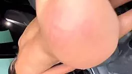 Hard car sex destroys petite slut's pussy with huge cock 😈
