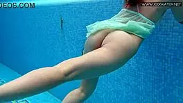 hottest underwater babe lizi vogue swims seductively