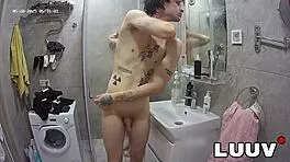 Luuv Alice and Lucien boldly share their amateur shower time