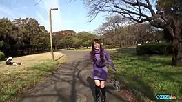 In The Car Backseat, This Babe Sucks Hard Fat Cock With Passion