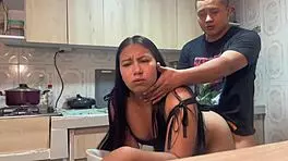 Una rica follada en la cocina con mi madrastra