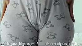 i'm lookin at the cameltoe