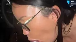 Novinha asiatica fodendo sem camisinha com motorista de aplicativo