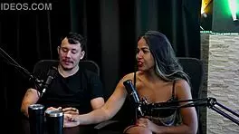 Viraram Acompanhante Era Clt Teve Um Cara Que N�o Sabia Transar O Cliente Pesava 200kg E Ficou Com Medo De - Casal Kaliente Watch On Sheer Red