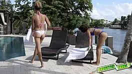 crushing teen 18+s giving a double deep throat blowjob on the couch