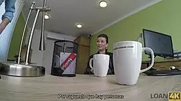 Loan4K slutty fraces quiere probar la polla de su gerente de pr�stamos