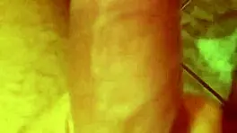 novinho gozando gostoso!