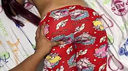 Mi Hijastra de 18 Años Desarrollo un Culo Delicioso