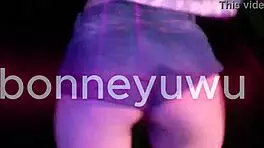 bonneyuwu shakes her sexy argentinian twerk booty 🍑🔥