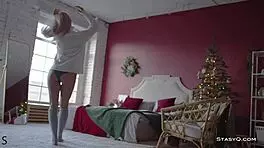 Blonde Berylq strips christmas vibe teasingly