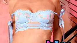 Blonde babe poses nude flaunting big ass curves 🔥🍑