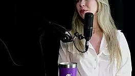 Blonde Enjoys Intense Anal with Vibrator Squirting