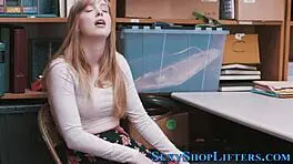 Real thief teen gets fucked hard by burglar hunter 🔥🍑