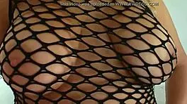 busty curvy amateur poses her natural big tits confidently