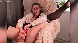 Freya Erlenberg's Cute Glasses Girl Tender Pussy Quick Cum Inducer