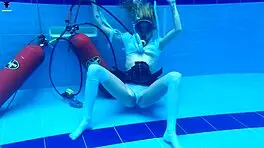 Sexy latina ashlee rose teases underwater pool tits