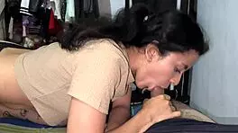 follando esta cachonda latina tragandose toda mi verga entera