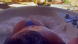 PERFECT TITS AND ASS ON GYM LATINA BABE IN TIGHT LEGGINGS!