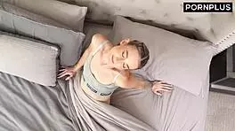 big cock triggers slut's tight hole massive cum eruption