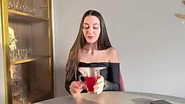 Fremder perfekte Titten lassen mich ihre enge Pussy hart auf dem Date ficken