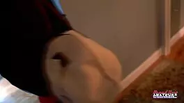 Dezi Rae finggefickt, saugt pochenden Schwanz tief runter 😩💦