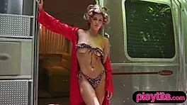 uhh my juicy tits n big ass are bouncin so wild as i strip n tease ya all