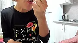 Watch Cougar Milf Suck Big Cock in Food Fetish Cfnm Before Creampie Explosion!